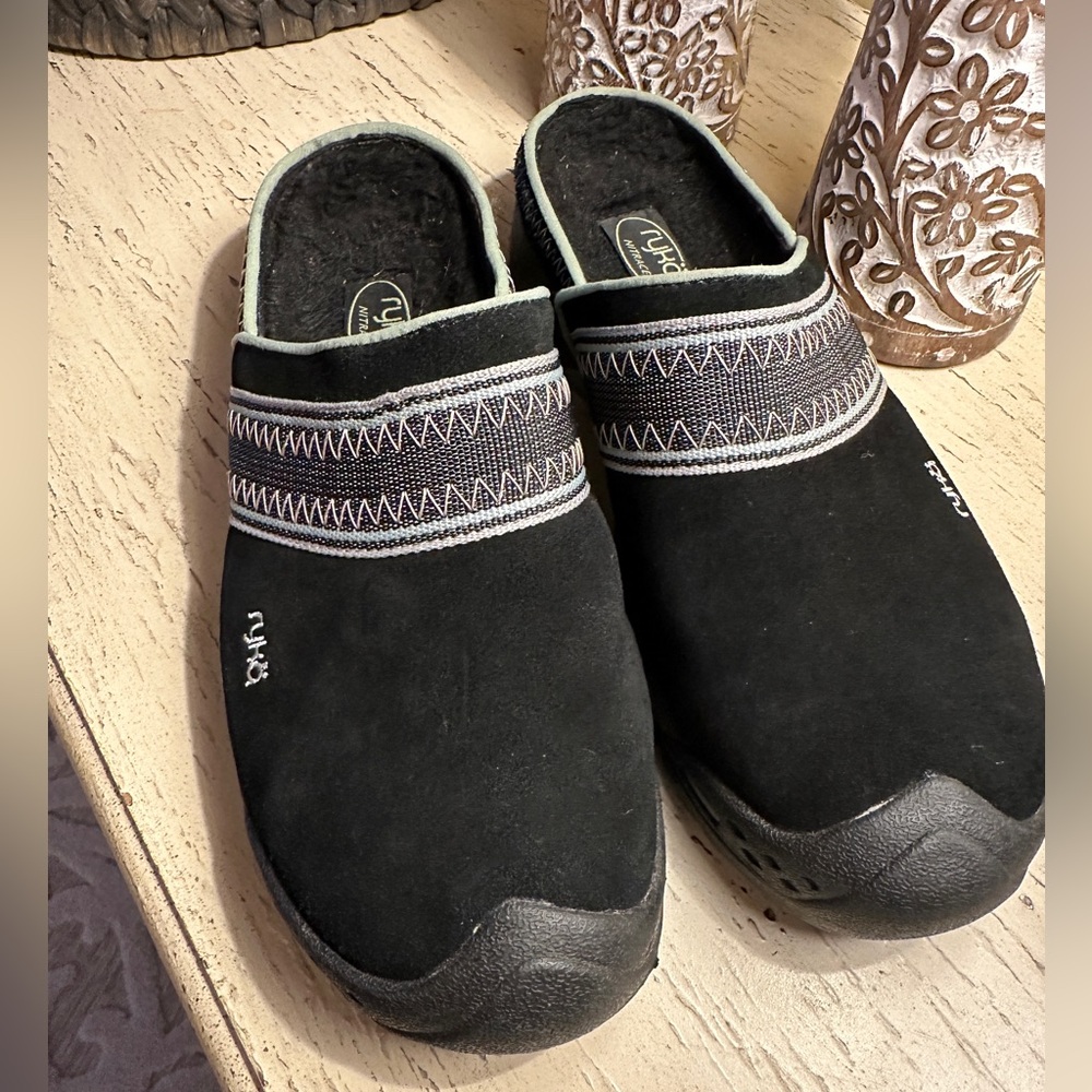 Ryka Nitracel Trek Beaded Clog Black Suede Women's 9 W Casual Trendy Comfy